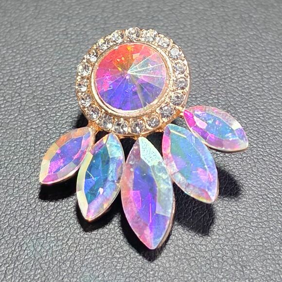 Boutique New Aurora Borealis cluster rhinestone earrings - Picture 5 of 6